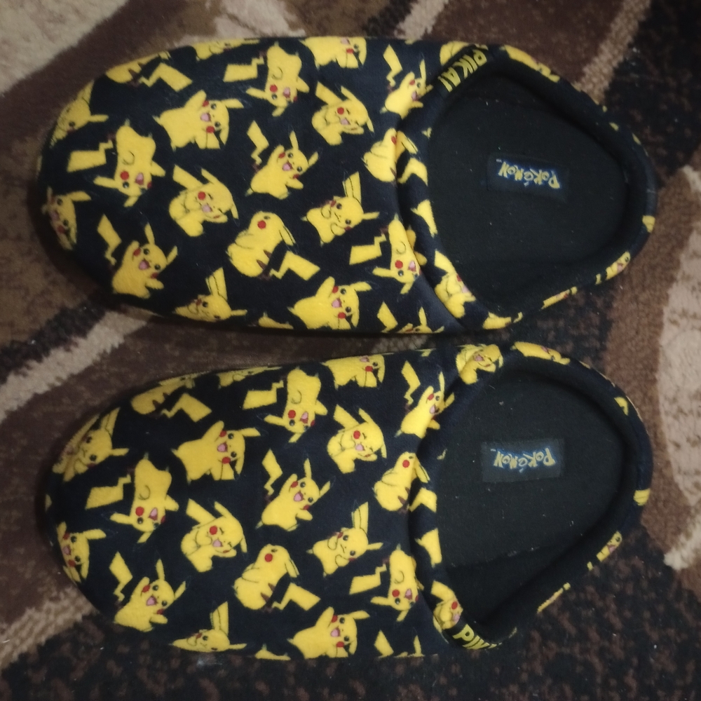 Pikachu Patterned Kids Slippers - Black and Yellow